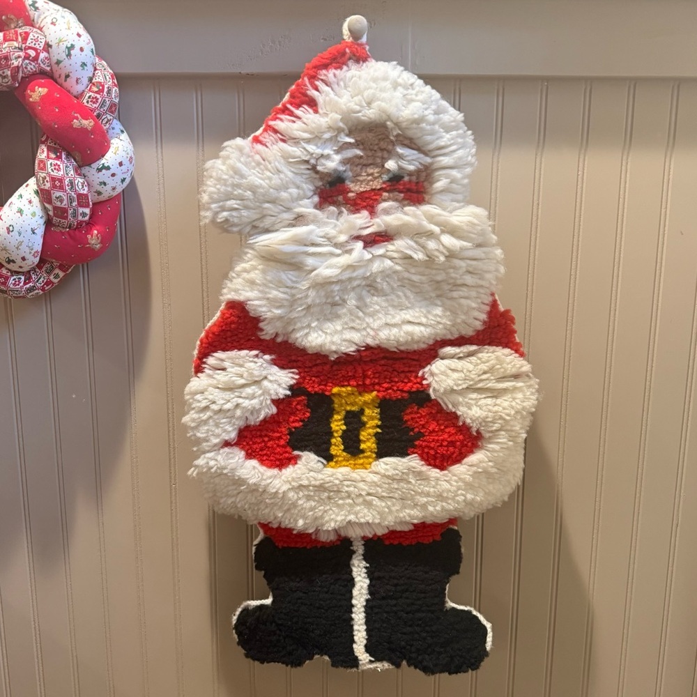 Vintage Santa latch hook hanging completed Christmas large 28” - Picture 6 of 6